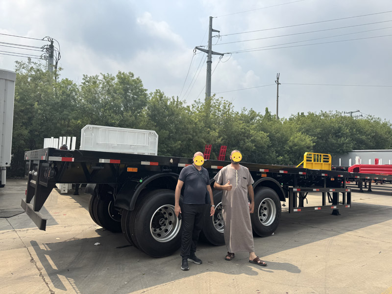 またしても国境を越えた協力協定が締結されました！アルジェリアの顧客が鹿義工場を訪問し、セメントタンカーの契約に署名