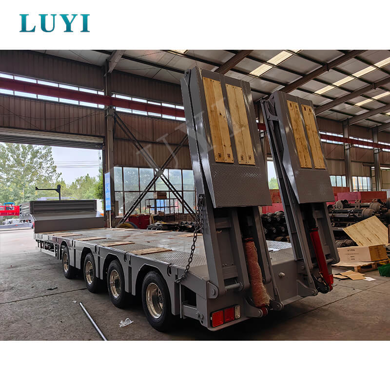 山東省から中央アジアへ！ Louis 4軸低床セミトレーラーがウズベキスタンに出荷