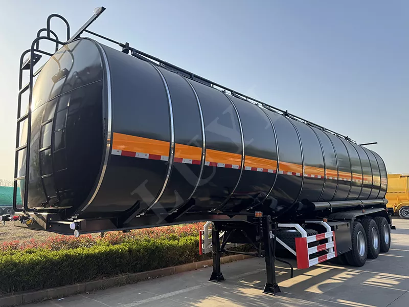 3車軸アスファルト輸送タンカー
