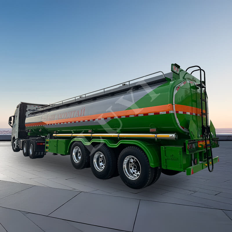 40立方メートル 45立方メートル 3軸オイルタンクトレーラー