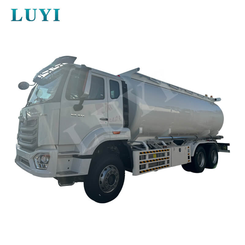 高品質 HOWO 6×4 オイルタンクセミトレーラー